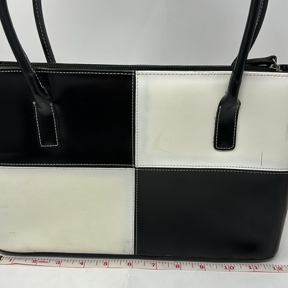 Black and white medium hard bag with side shoulder handles - Picture 8 of 9